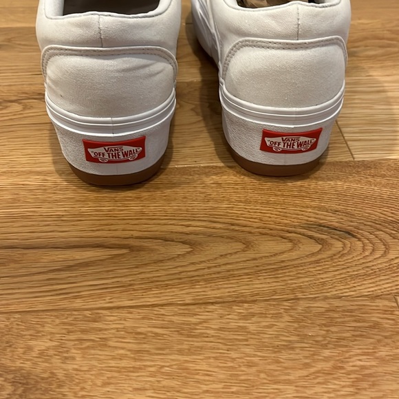 Vans Unisex Asher Platform Sneaker - Slip On - Picture 6 of 13